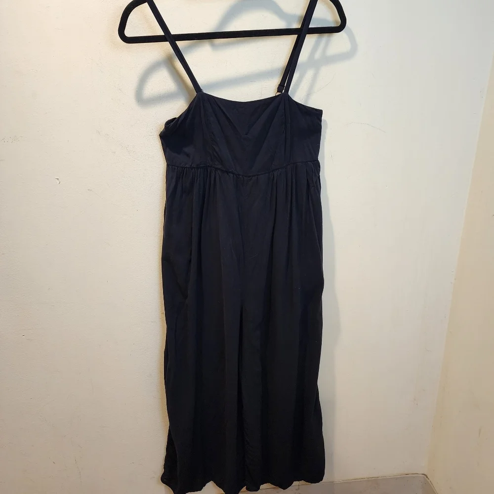 Urban Outfitters elegant black